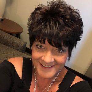 Meet your Posher, Pam